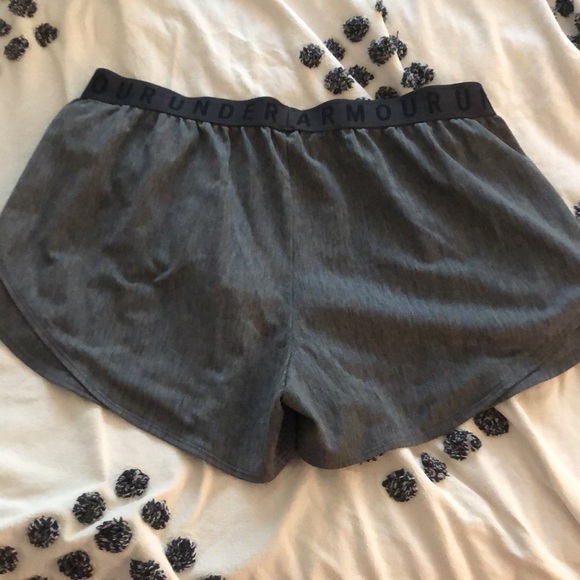 Under Armor Grey Running Shorts. Size XL - Picture 4 of 4